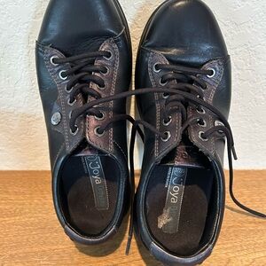 Joya Black and Brown leather. Casual Shoes. Heavy duty